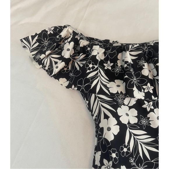 Cabana del Sol One Piece Floral Bathing Suit Size: L - Picture 3 of 11